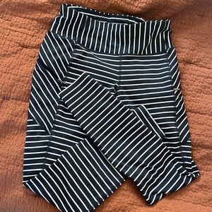 Athleta legging with zipper side pockets